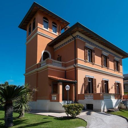 Palazzo Moresco Santa Marinella Εξωτερικό φωτογραφία